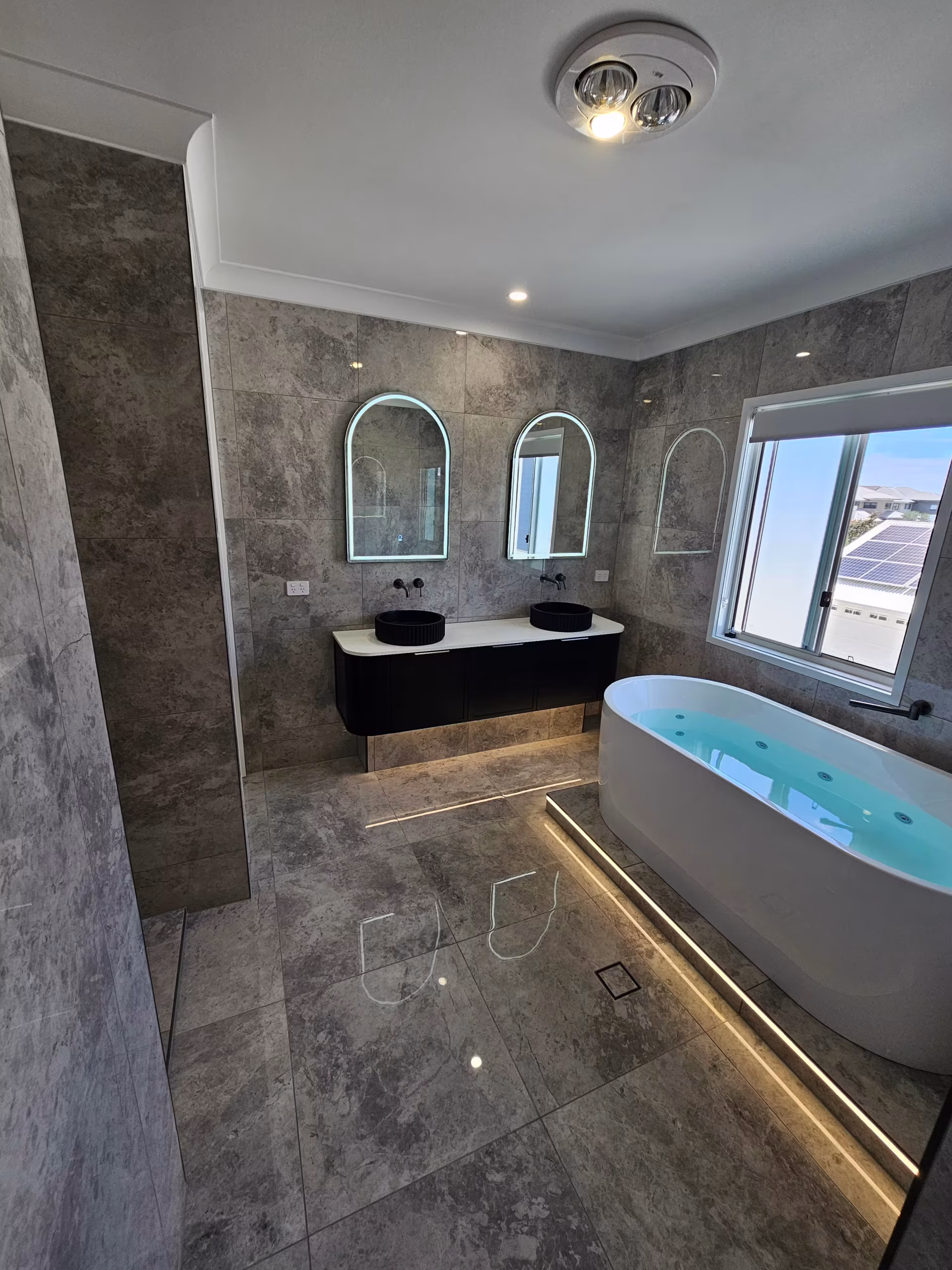 Jacobs Well - fully renovated bathroom
